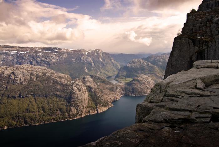 Blick vom Preikestolen auf den Lysefjord