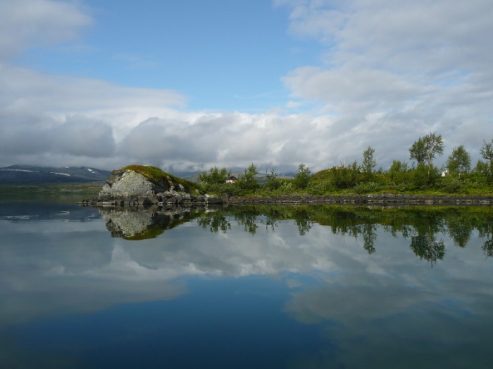 einsame Insel im See