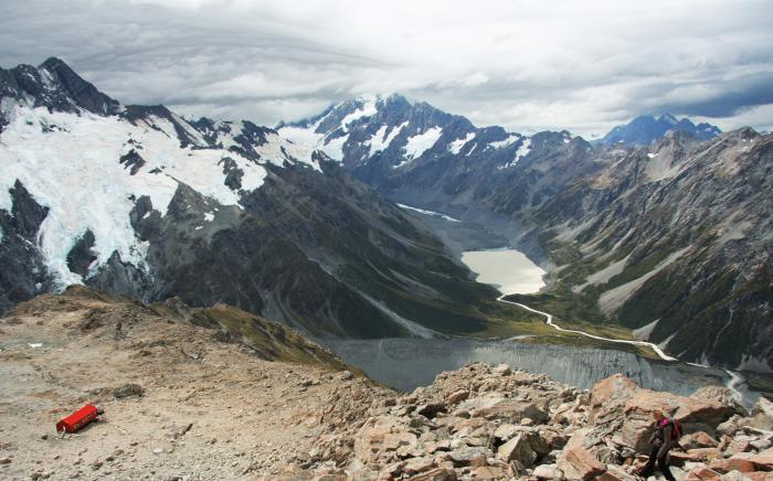 Blick auf die Mueller Hut (1800 m) und den Mt Cook