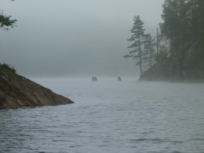 Paddler im Nebel