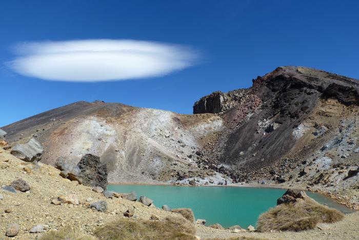 Berg und Wolke