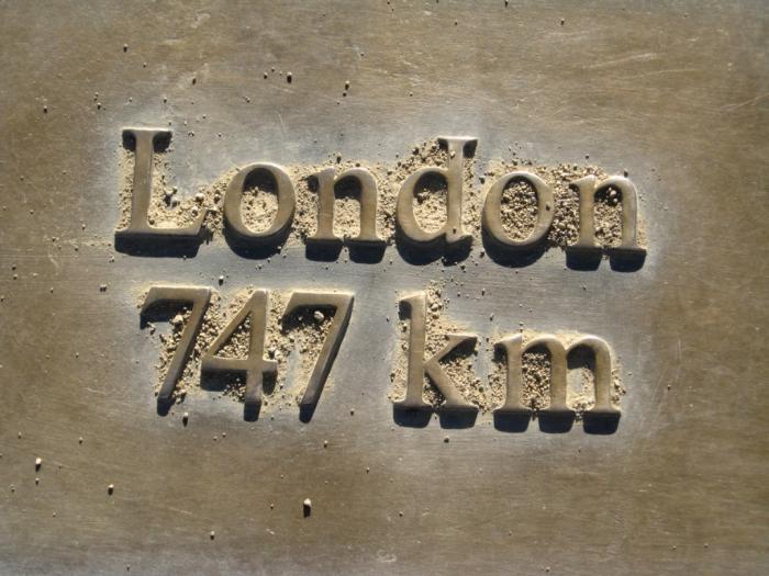 747 Km bis London