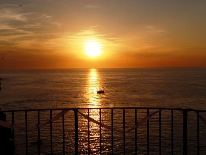 Boot mit Sonnenuntergang