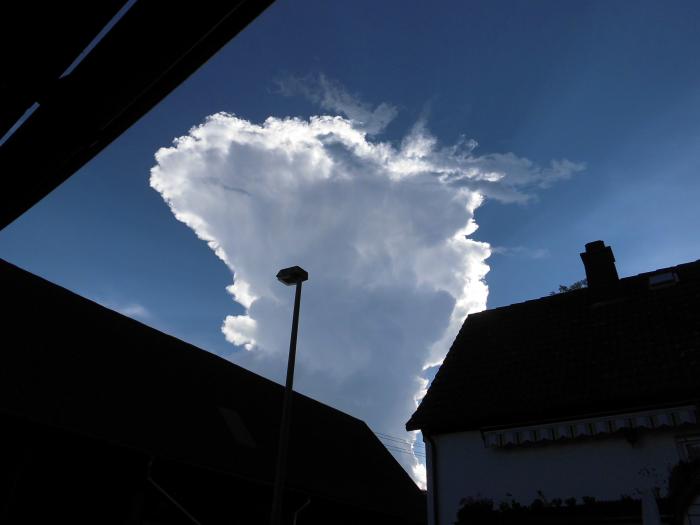 aussergewoehnliche Wolke