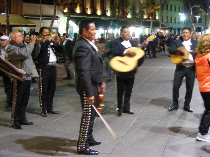 Nachts auf der Plaza Garibaldi