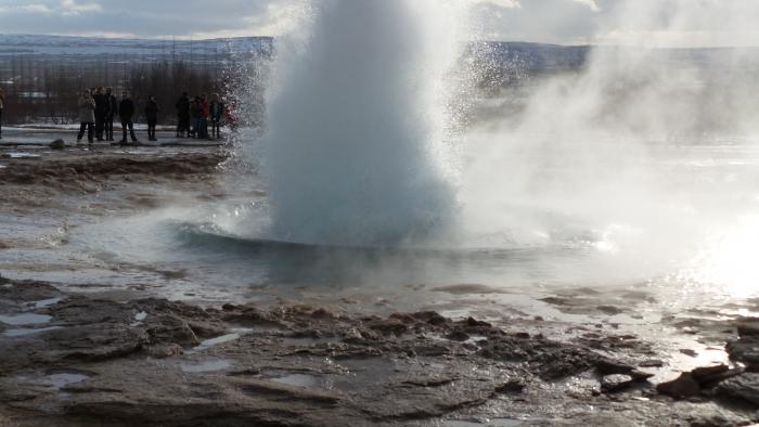 Der Geysir Strokkur