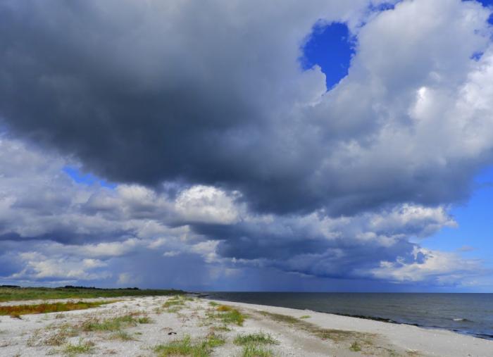 Regenwolken an der Ostsee