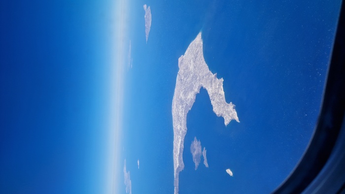 Das unendliche Meer von obenstehenden Insel